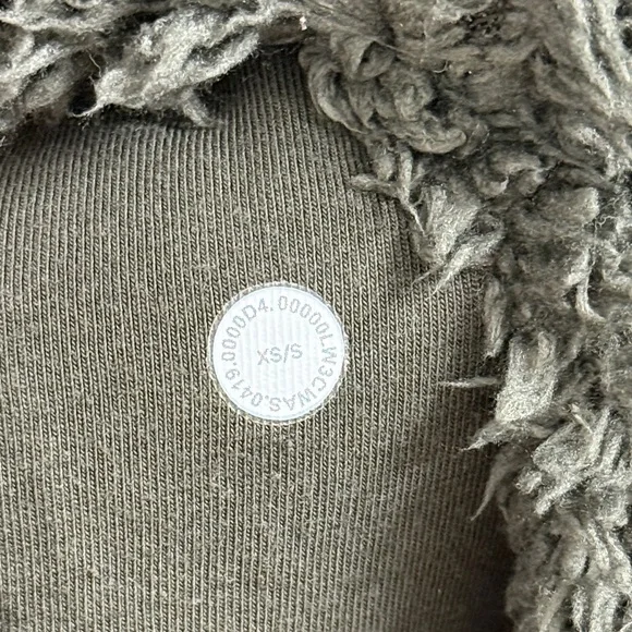 Lululemon Warmth Restore‎ Sherpa Pullover Size XS/SMALL Olive Green - Picture 3 of 5